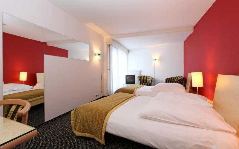 Hotel Aare Thun Quarto foto